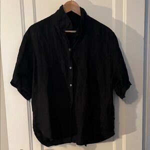 Velvet by Graham & Spencer Navy Blue Linen Short Sleeve Button Up Shirt